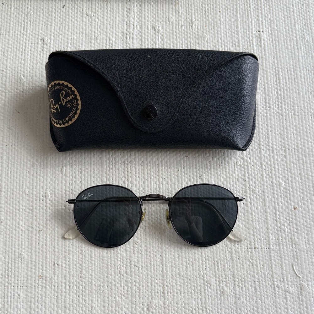 Ray-Ban Men’s Round Metal Sunglasses in Black and Silver